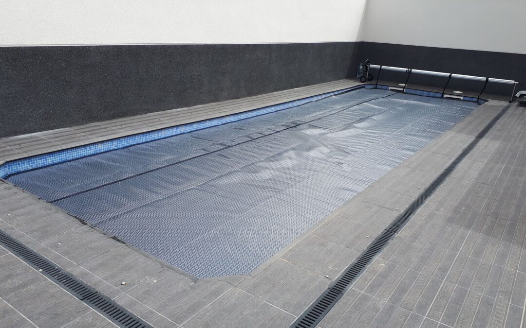 Colocar el Cobertor de Verano en la piscina